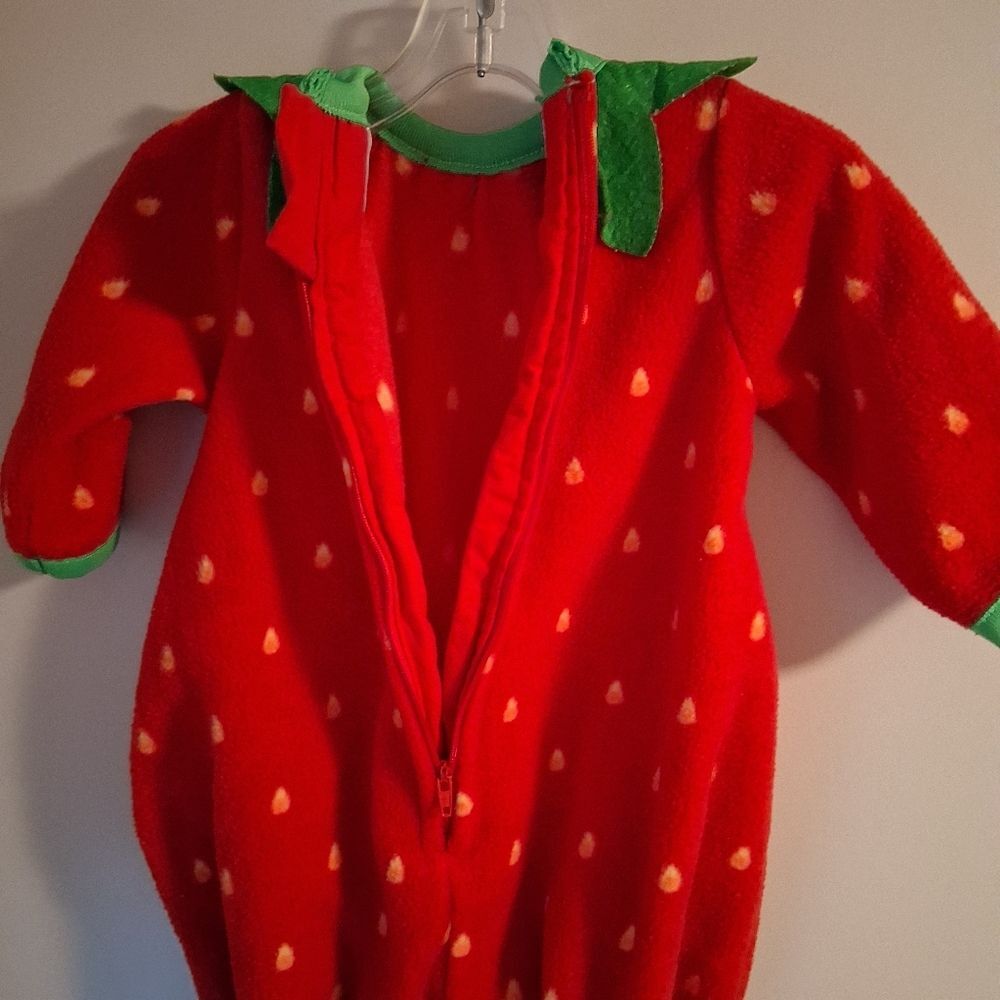 Strawberry-Themed Infant One Piece Sleeper Costume With Knit Cap - Picture 10 of 11